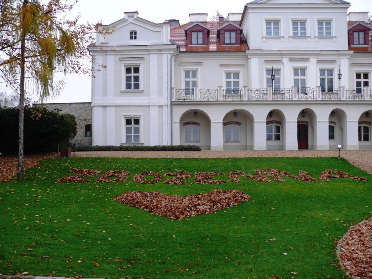 Dwor Zbozenna Hotel Przysucha Exterior photo